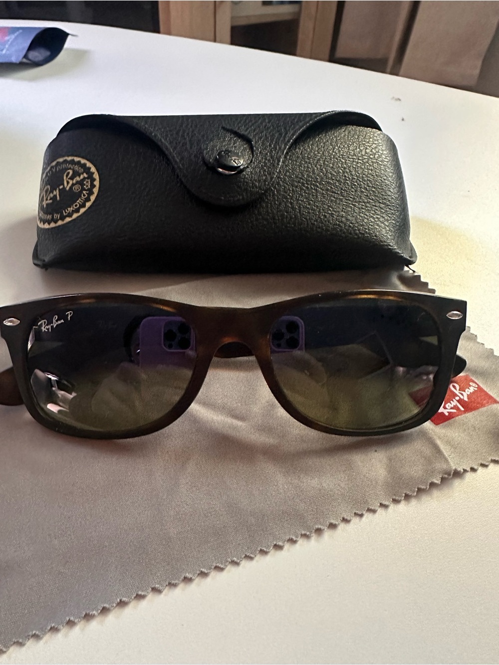 Ray-Ban eTortoiseshell Sunglass Case & Sunglasses - Brown